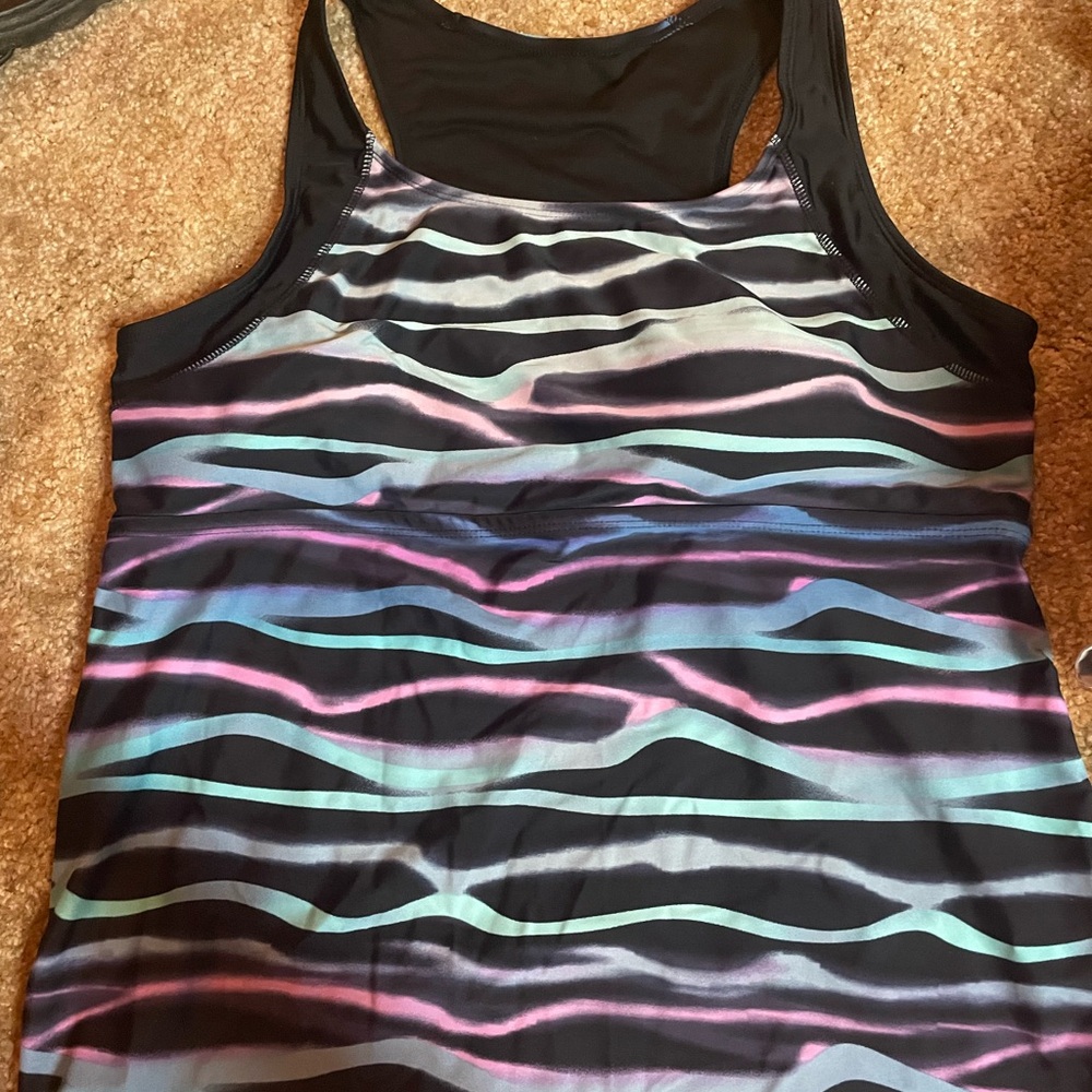 Chic Black and Pink Wave Pattern Swim Tankini